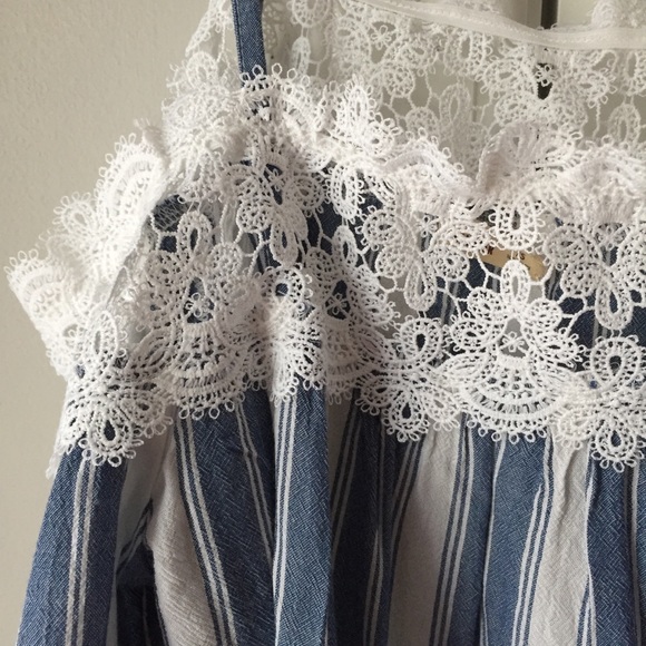 LIKE NEW blue and white off the shoulder crop top - Picture 5 of 8